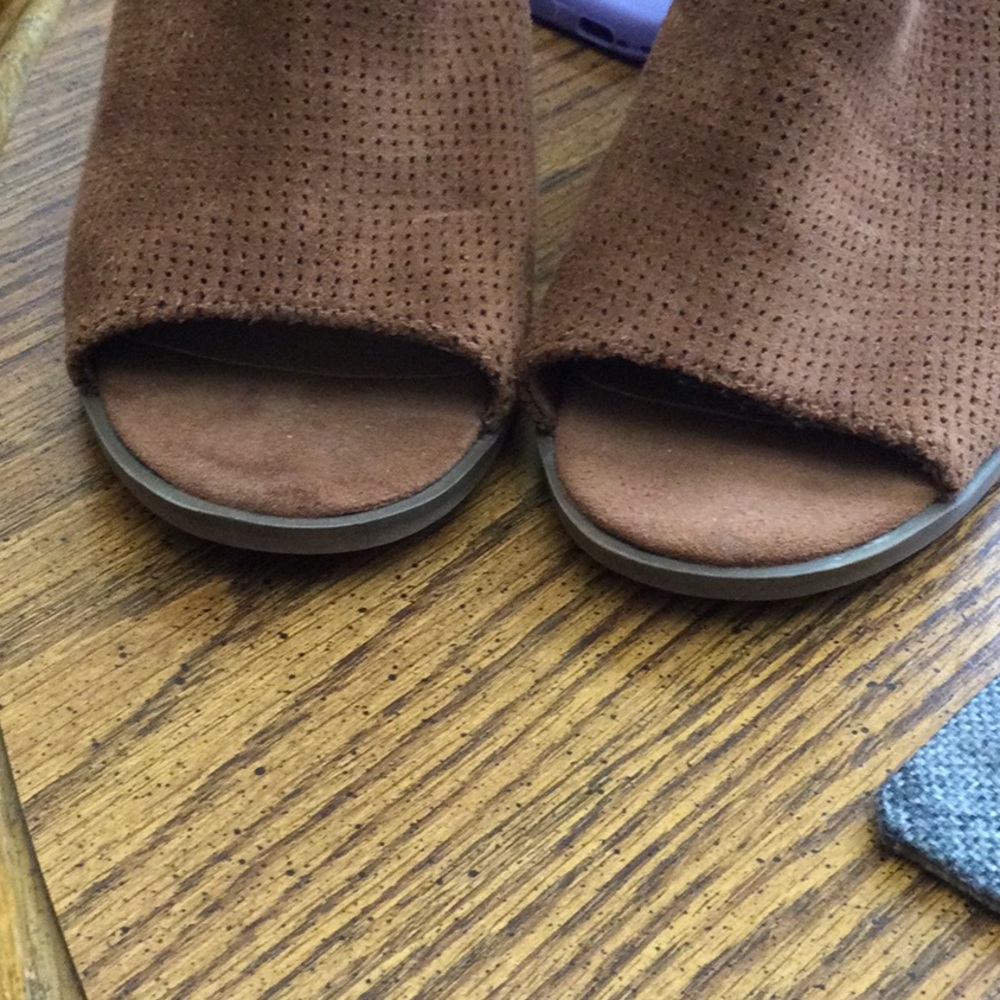 Universal Thread Shoes - image 8